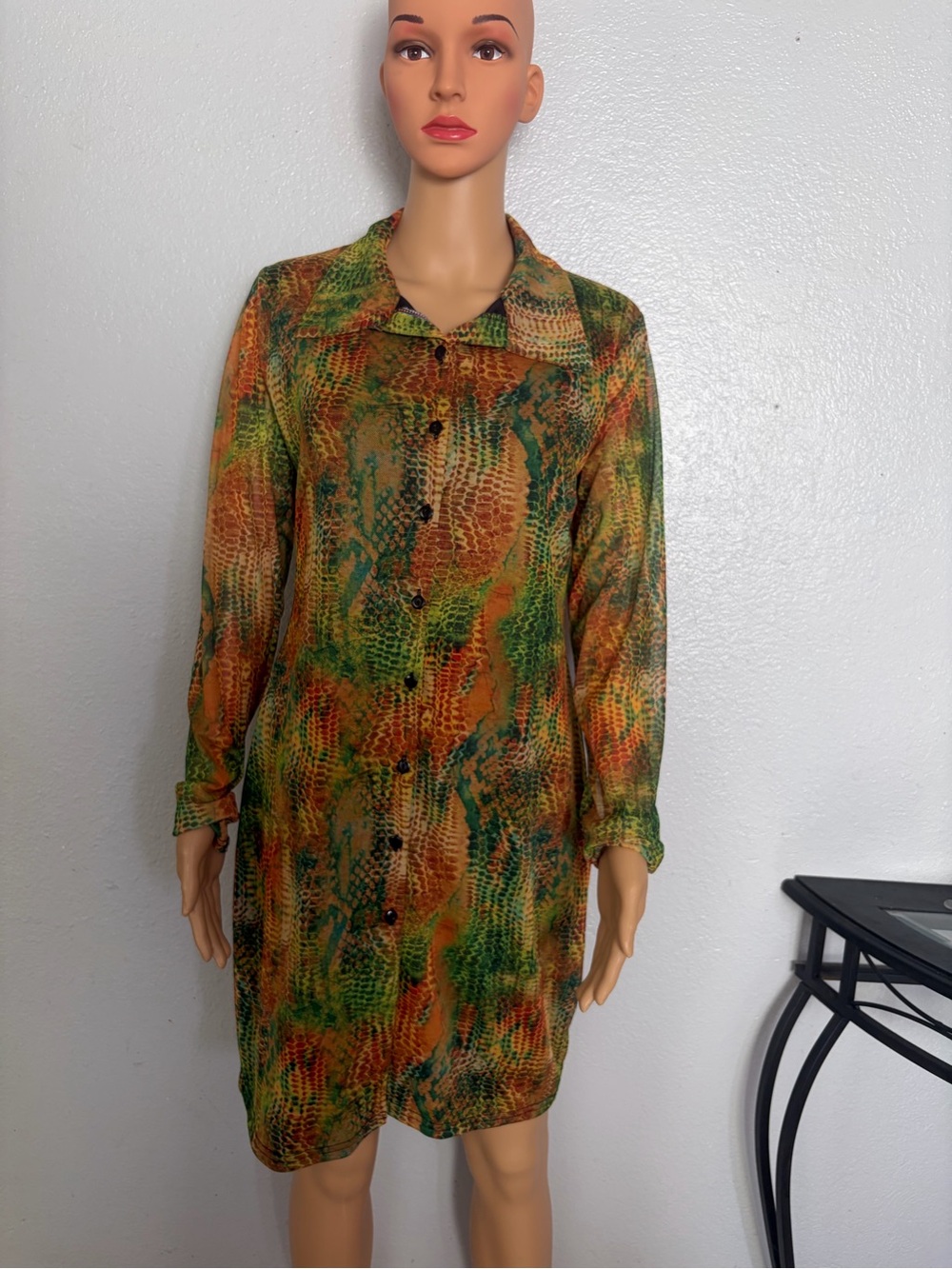 PrettyLittleThing Green Orange Snake-Print Long Sleeve Shirt Dress (B3)